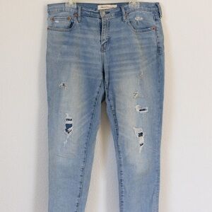 GAP cropped distressed denim jeans, size 31.